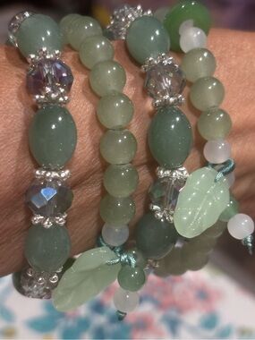 Gorgeous Green Jade Like Oval & Round Beaded Bracelets W/Leafs Charms & Accents